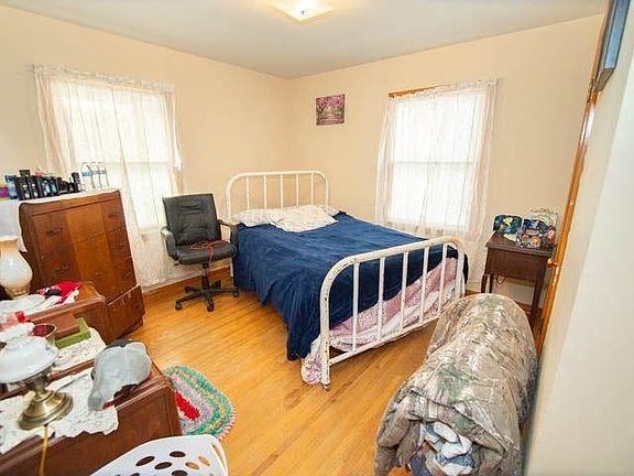 5th image of 307 N Ash St