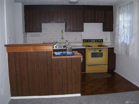 3rd image of 607 Marshall Dr