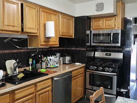 4th image of 2506 73rd St