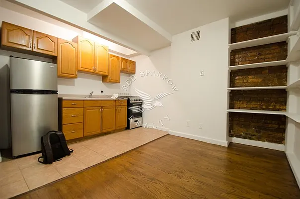 Rented by Red Sparrow Realty Group | media 25