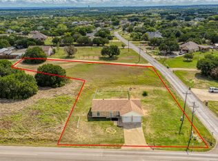 901 W Apache Trl, Granbury, TX 76048