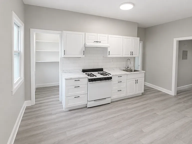 71 W Alpine St #21 — Photo 2
