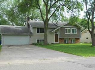 6749 Buckingham Rd, Woodbury, MN 55125