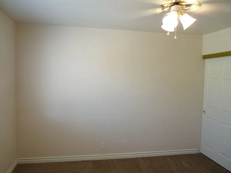 7845 Meadow Creek St — Photo 17