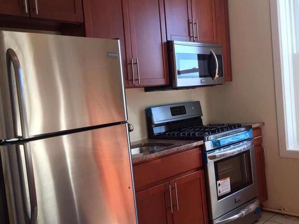 2nd image of 1766 W 5th St