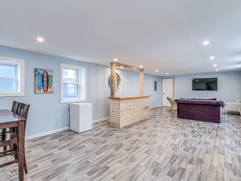14 N Vassar Sq — Photo 28