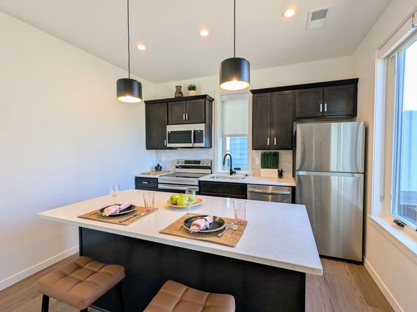 1041-1057 Pacific St #D