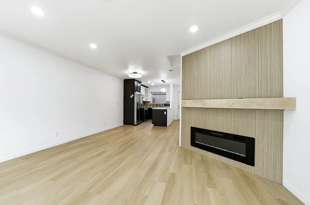 Hall - 10439 Mary Ave #1