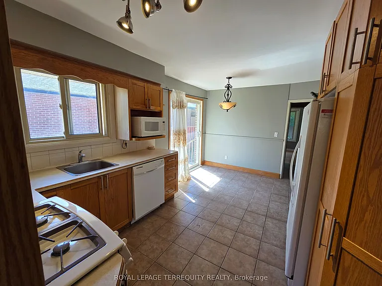 319 Hillcroft St #MAIN — Photo 4