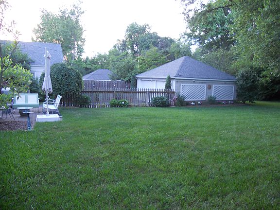 3rd image of 155 Jesselin Dr