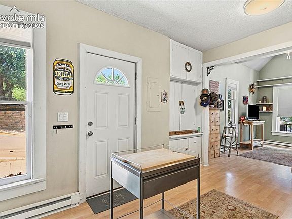3rd image of 909 Osage Ave