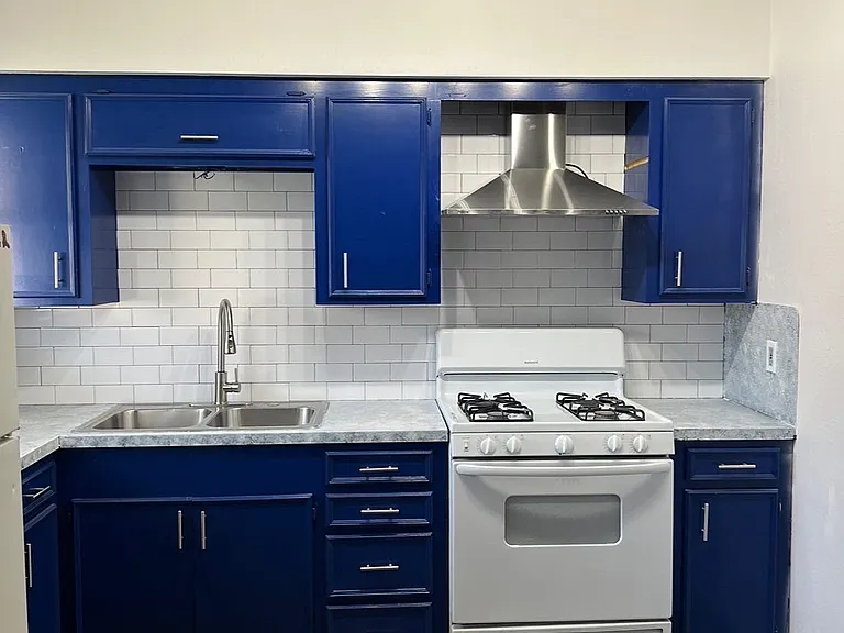 1412 Avenue C — Photo 25