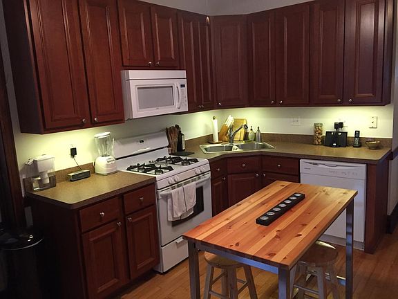 2nd image of 3274 W Wrightwood Ave APT 2