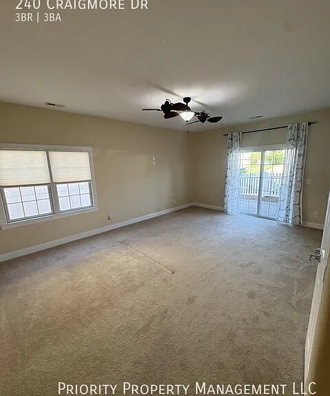 240 Craigmore Dr — Photo 21