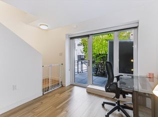 589 King Edward Ave W #2, Vancouver, BC V5Z 2C3