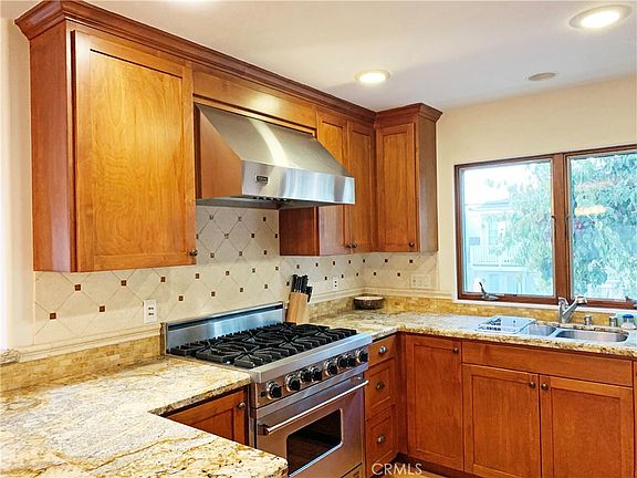 5th image of 601 1/2 Poinsettia Ave #601