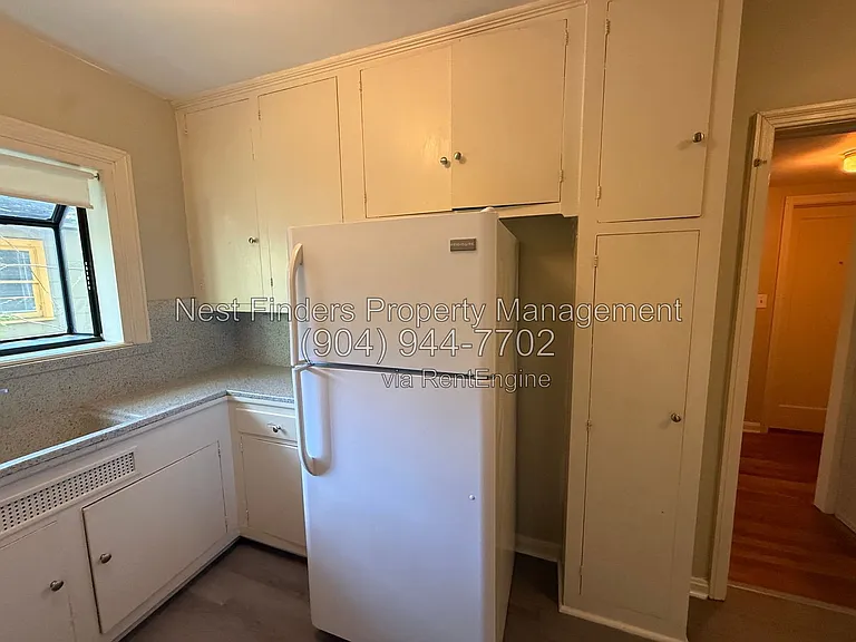 3553 Oak St #3 — Photo 6