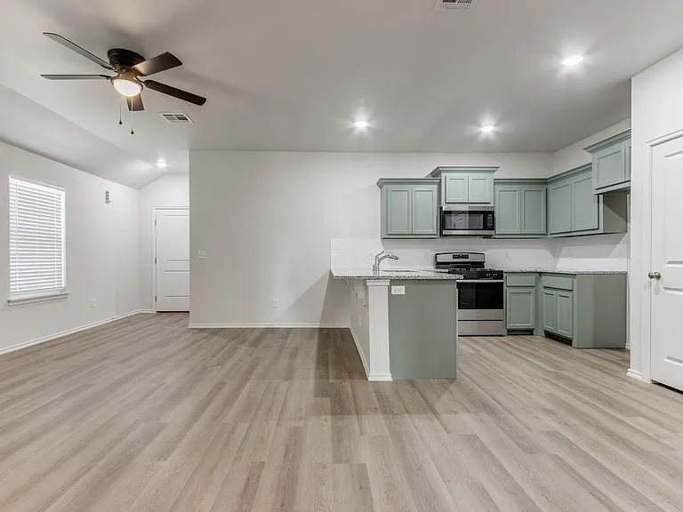 1541 Pavy Pkwy — Photo 20