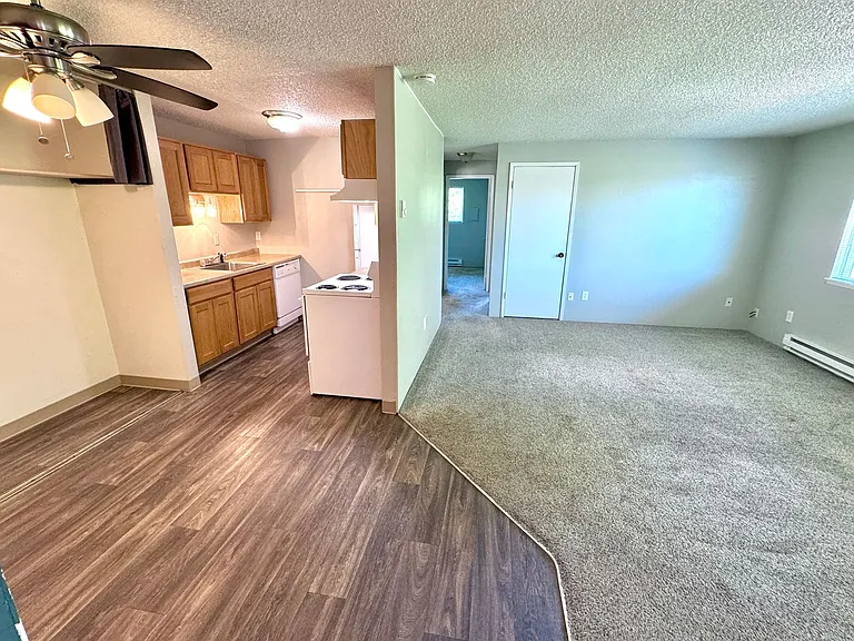 527-545 SE 78th Ave — Photo 3