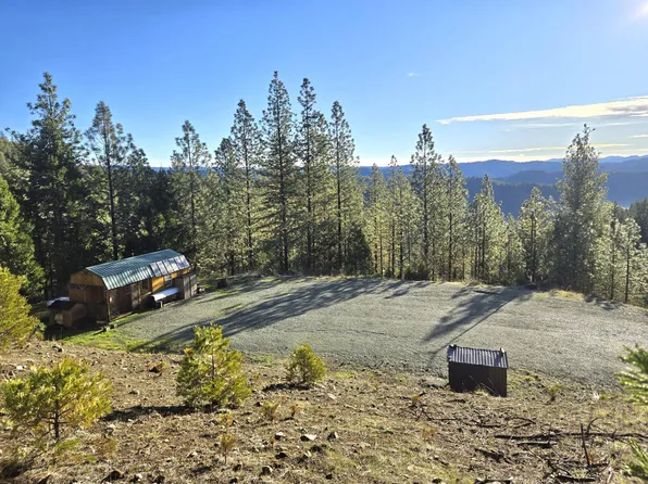 2133 Spring Brook Rd, Myrtle Creek, OR 97457