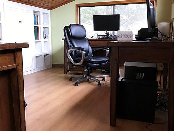 4th image of 8602 Amber Hill Ct