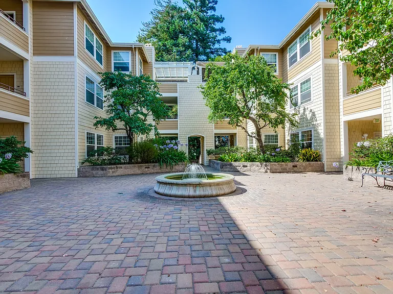 Encinal Place Apartments — Photo 8