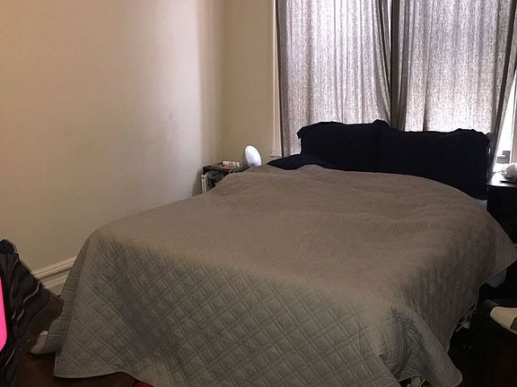 5th image of 1657 Bedford Ave #3
