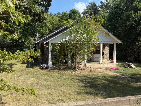 300 Center St, Marshall, AR 72650