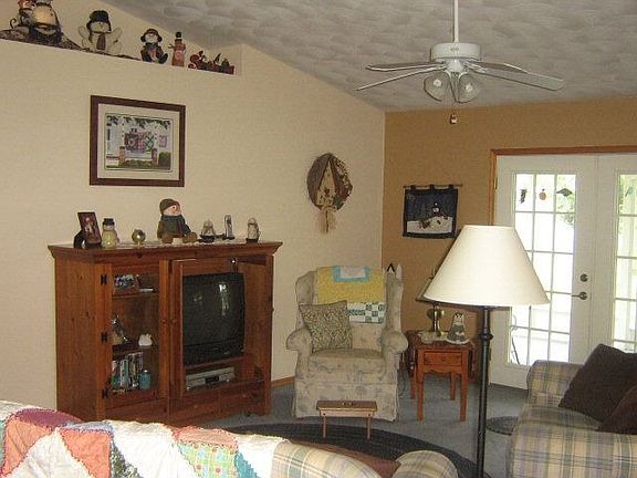 3rd image of 26 Pittwick Ln