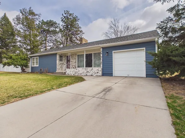 602 11th Ave, Holdrege, NE 68949