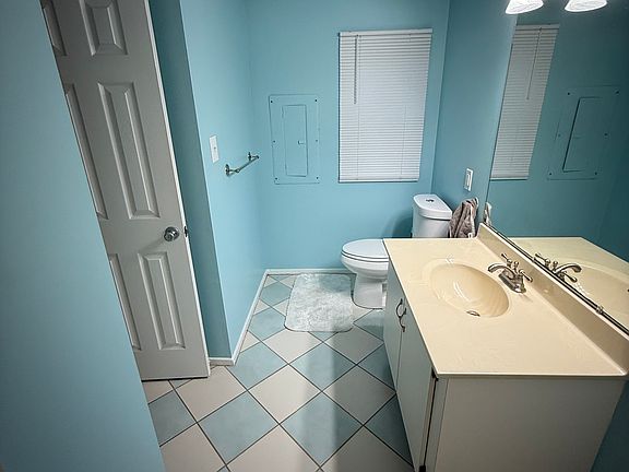 4th image of 14 Malibu Way Floor 1