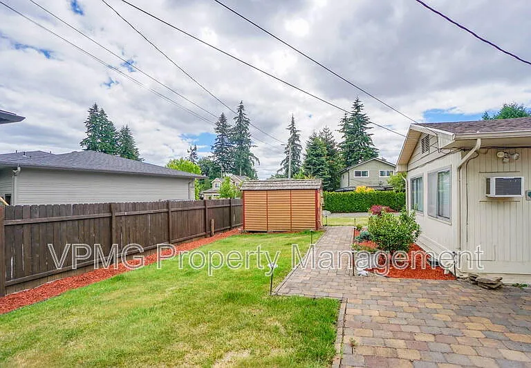 705 NE 94th Ave — Photo 31
