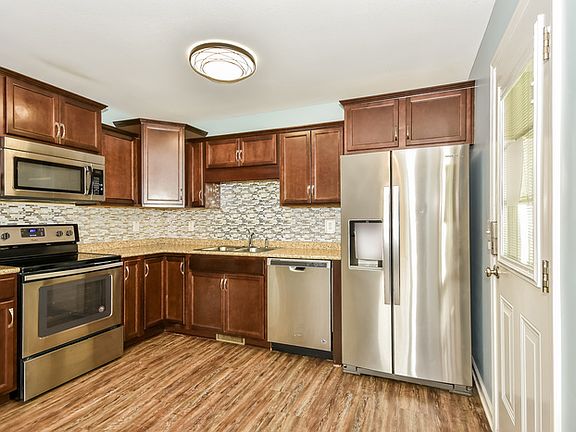 4th image of 1578 Barrett Dr