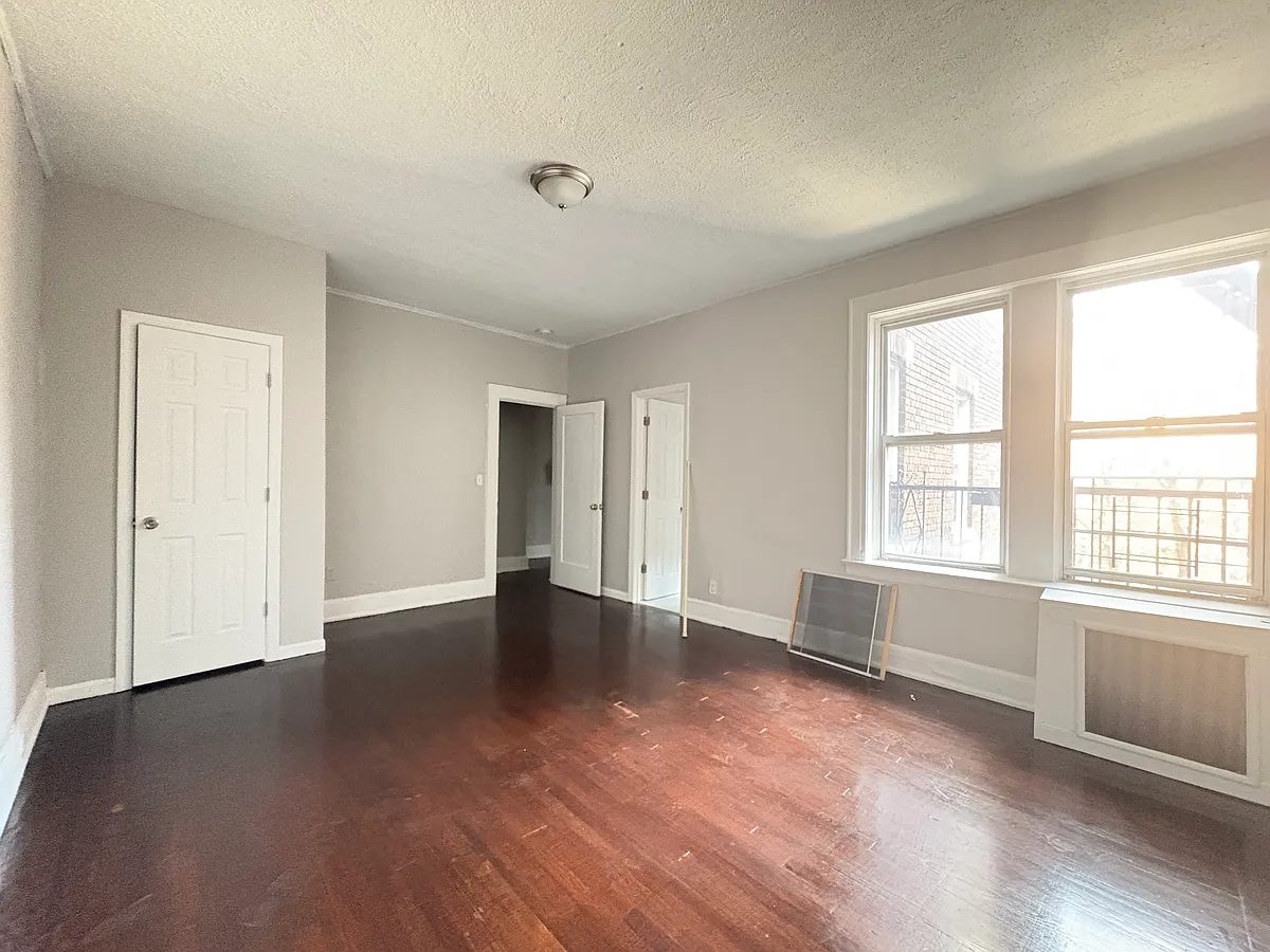 Building Photo - 691 Elizabeth Ave #68
