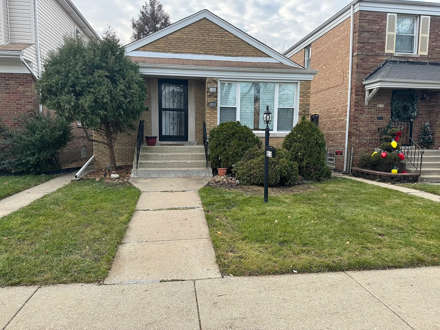 8232 S Fairfield Ave photo 1