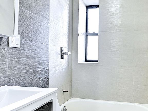 5th image of 403 W 205th St APT 32