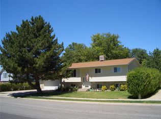 384 Weaver Ln, Layton, UT 84041
