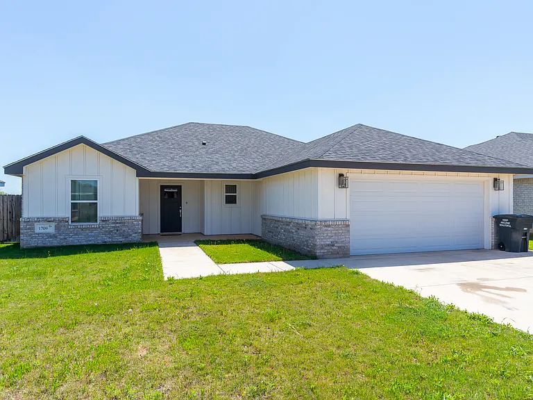 1709 Bandolero Rd — Photo 29