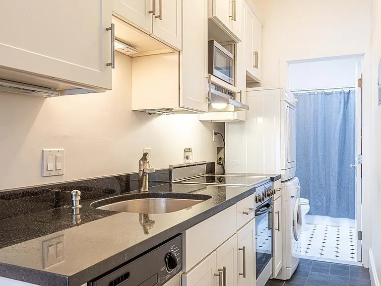 195 Beacon St #9 — Photo 8