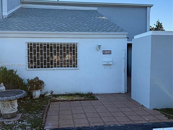 2nd image of 2500 SW 122nd Ct