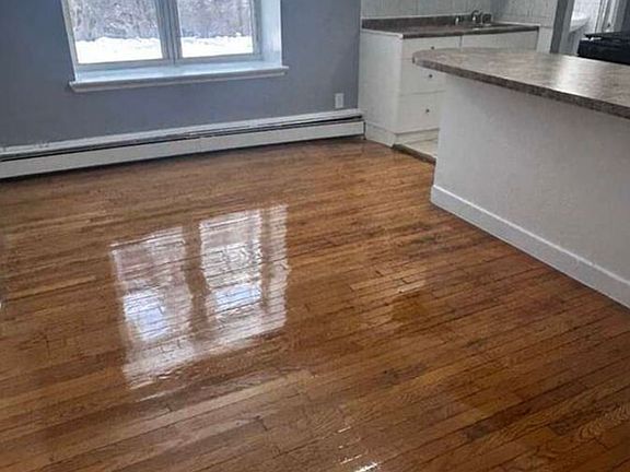 3rd image of 53 Glenwood Ave Floor 2