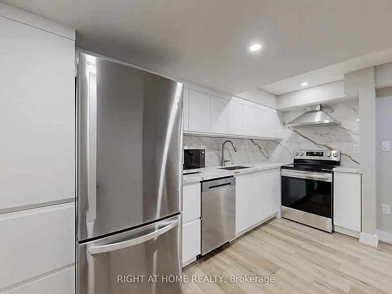 11 Hawker Ct #BASEMENT — Photo 11