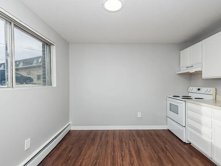 Greenway Apartments — Photo 17