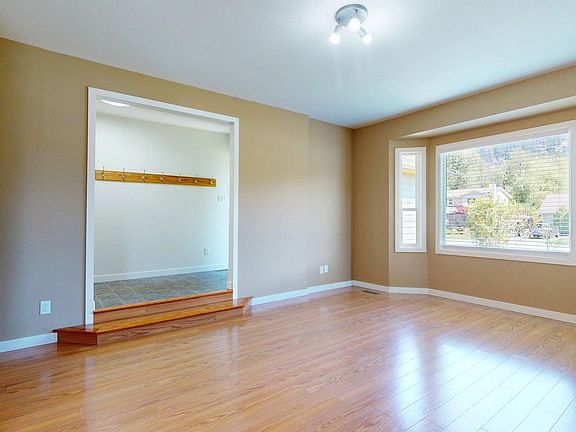 4th image of 41613 Cottonwood Rd