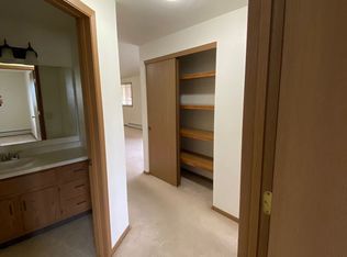 591 S Main St APT 5, Mishicot, WI 54228