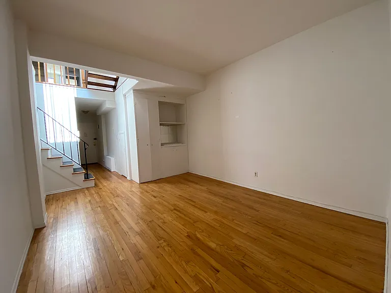 319 E 53rd St #6B — Photo 9
