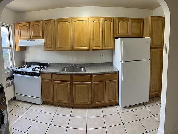 4th image of 13733 70th Ave #A