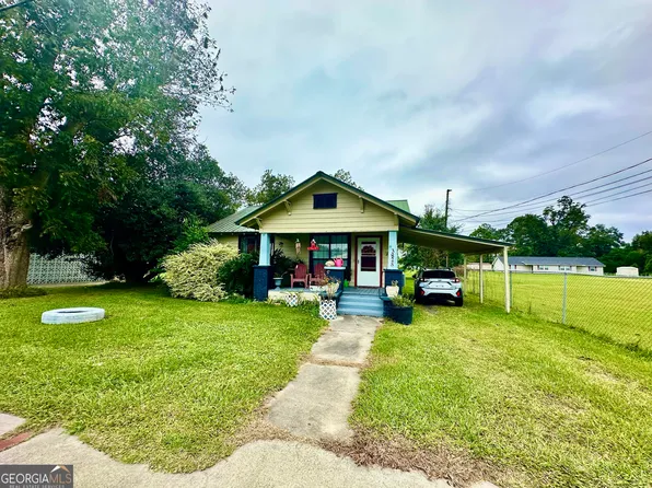 3825 Jamestown Rd, Waycross, GA 31503