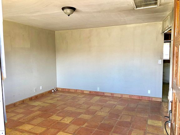 5th image of 641 E Millett Ave