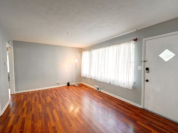 3rd image of 1117 Franklin St